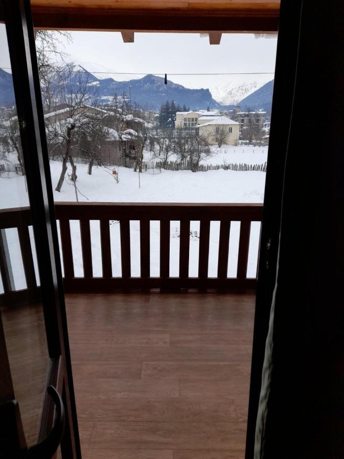 Jeiran Japaridze'S Guesthouse Mestia Exterior foto