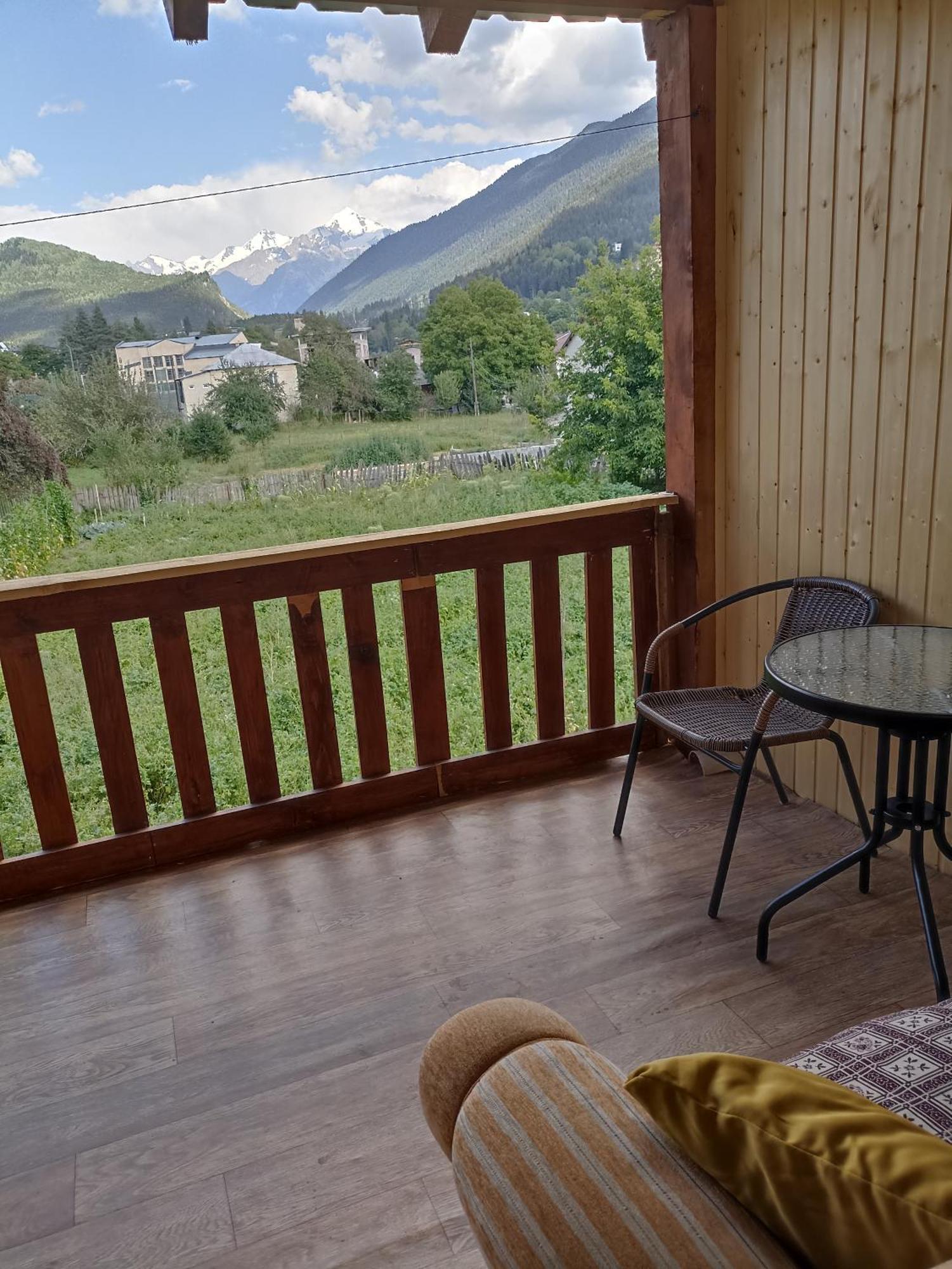 Jeiran Japaridze'S Guesthouse Mestia Zimmer foto
